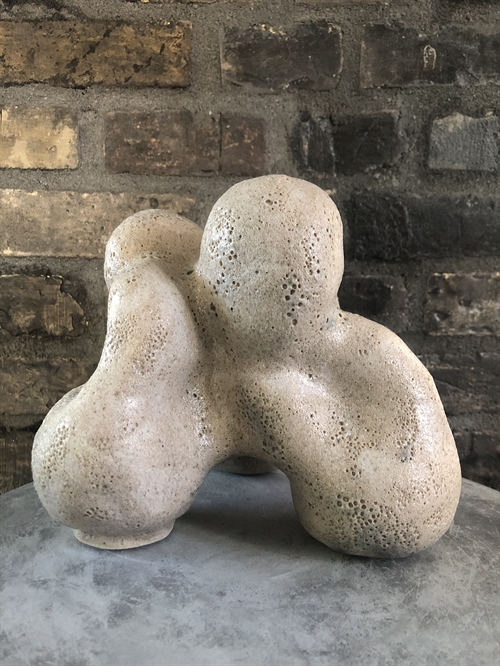 Keramik skulptur af Pernille Calundan 